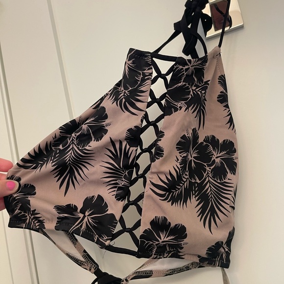 Swimsuit top from VS Pink in size large - Picture 2 of 3